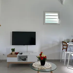 Ixora Ferienhaus Les Abymes